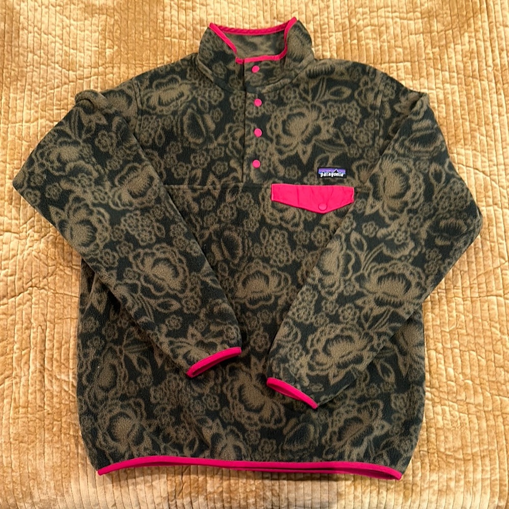 Patagonia Green Floral Pullover